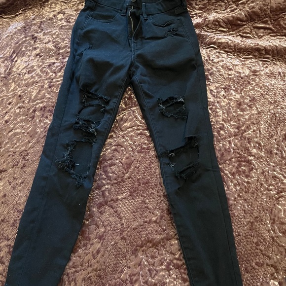 American Eagle Jeans- Next level SZ 4 short - Picture 2 of 7